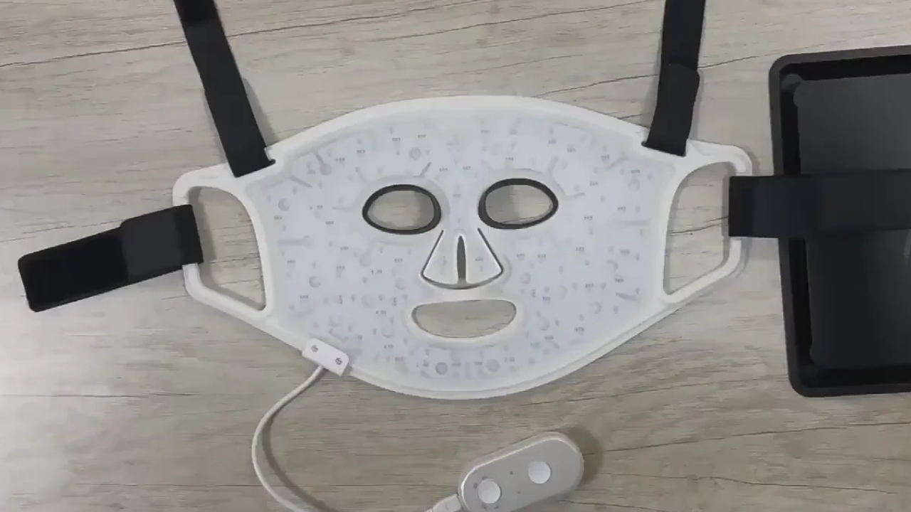 What Kinds of Photobiomodulation Helmets Are There?