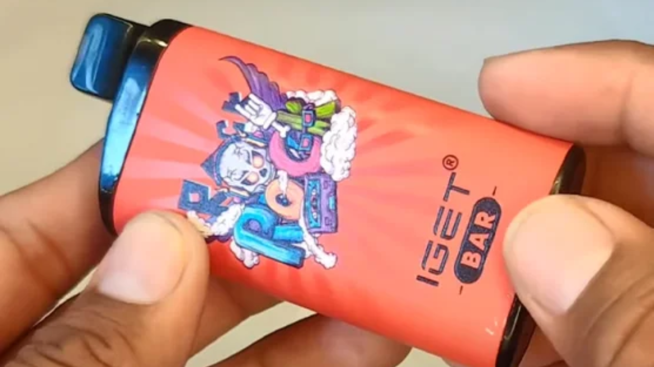 Unveiling the Cloud: Understanding E-cigarette Vapor Production